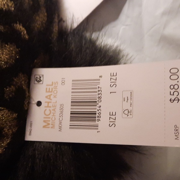 Michael Kors Leopard Beanie Hat - Picture 4 of 4